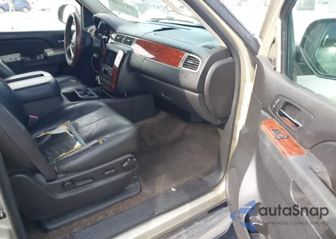 2013 Chevrolet Suburban Lt z USA, uszkodzony, nr VIN 1GNSCJE03DR205223